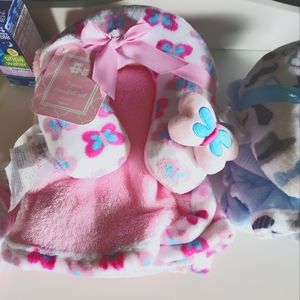 Two piece blanket set